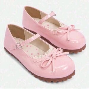 Lovely Woman's Flat Shoes